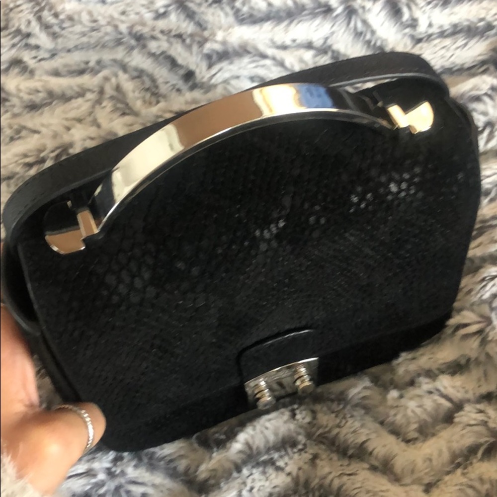 Hendrix Bendel - Picture 6 of 8